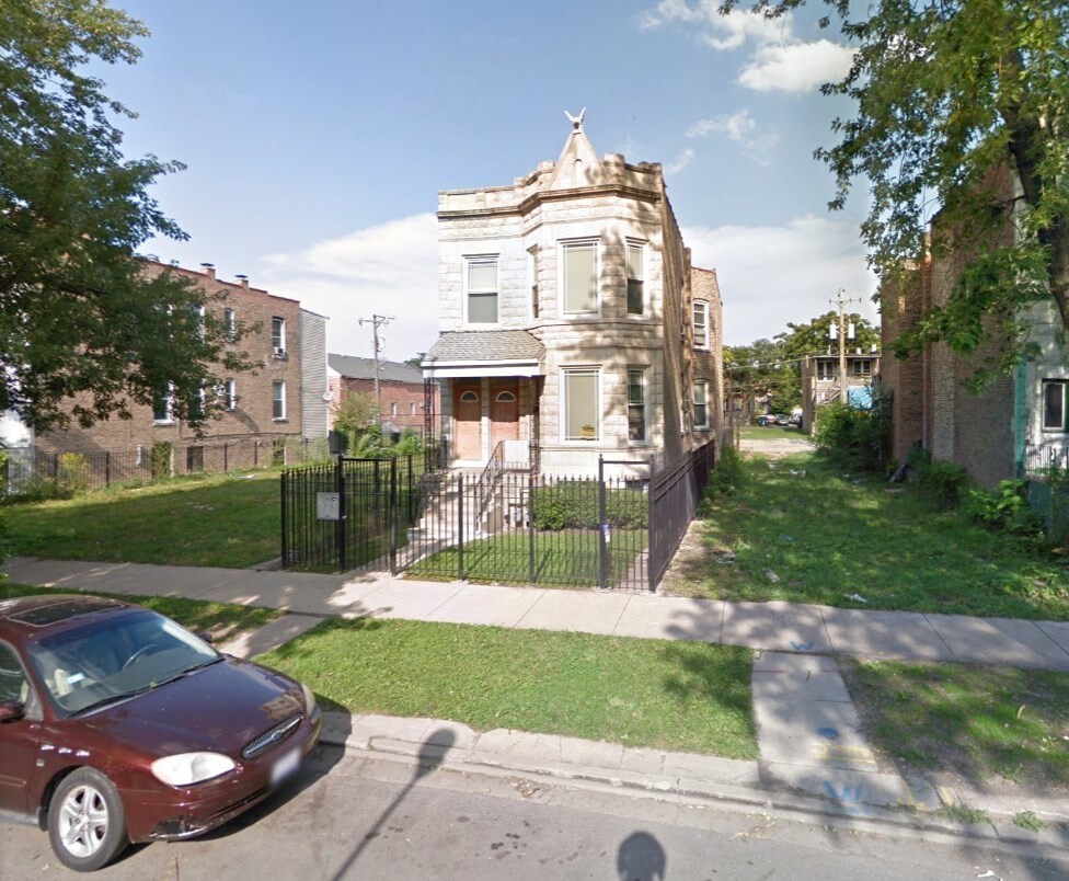 Primary Photo - 1923 S Sawyer Ave