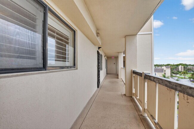 Foto del edificio - 6866 Huntington Ln