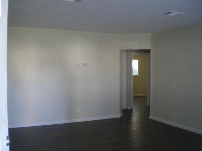 Foto del edificio - 41852 Acacia Ave.