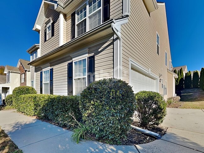 Building Photo - 7207 Tanners Creek Dr