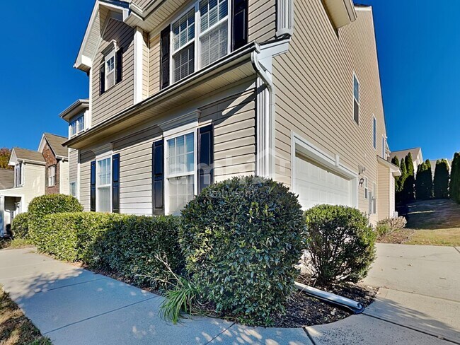 Foto del edificio - 7207 Tanners Creek Dr