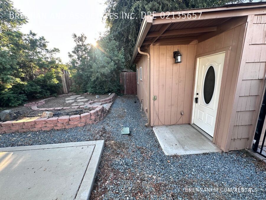 Primary Photo - Updated Detached Studio El Cajon: Private ...