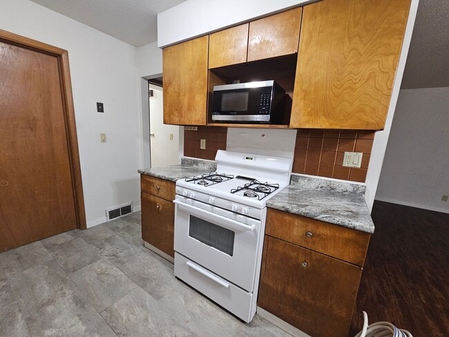 Foto del edificio - 2085 1st Ave