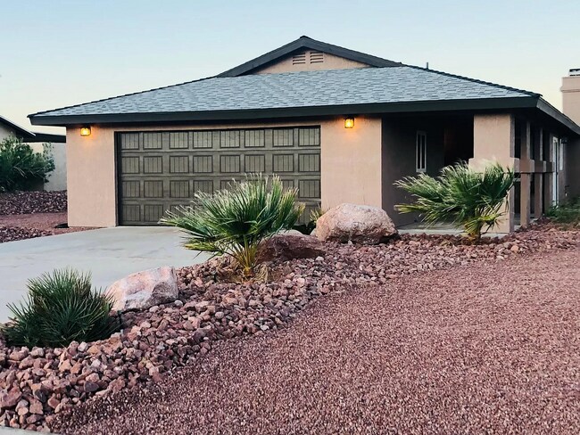 Foto del edificio - Apply Here www.realty480pm.appfolio.com/li...