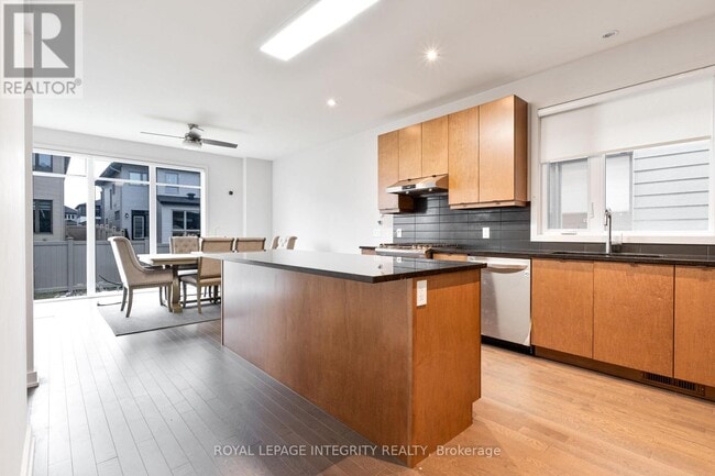 Building Photo - 532 Tenor Rdg