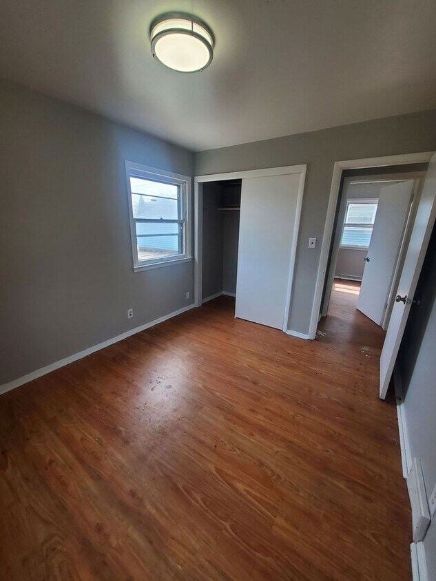 Foto del edificio - 5834-5836 N 69th St. (Duplex)