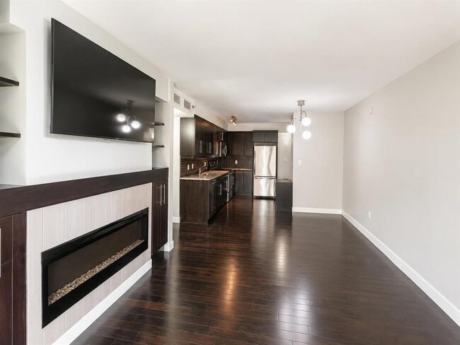 Building Photo - 235 Bridgeland Dr S