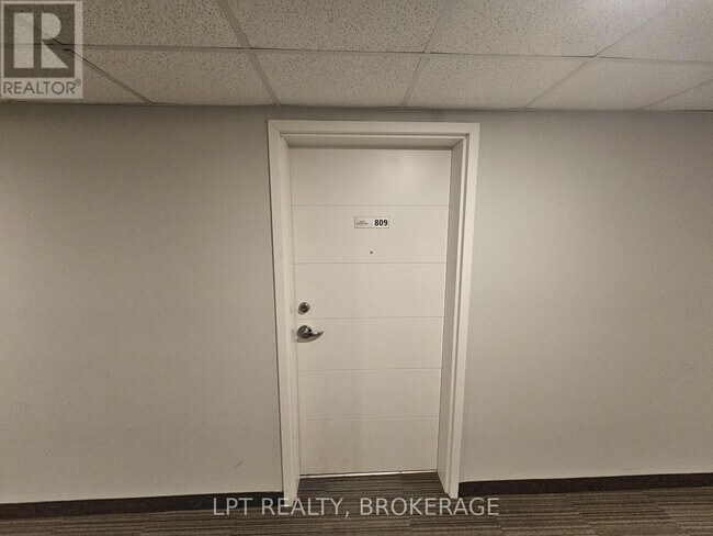 Building Photo - 652 Princess St