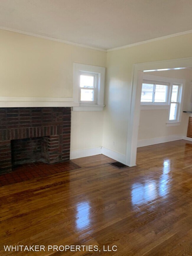 2 br, 1.5 bath House 11 WOODRUFF