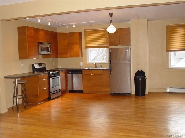 Building Photo - 245 Hudson St