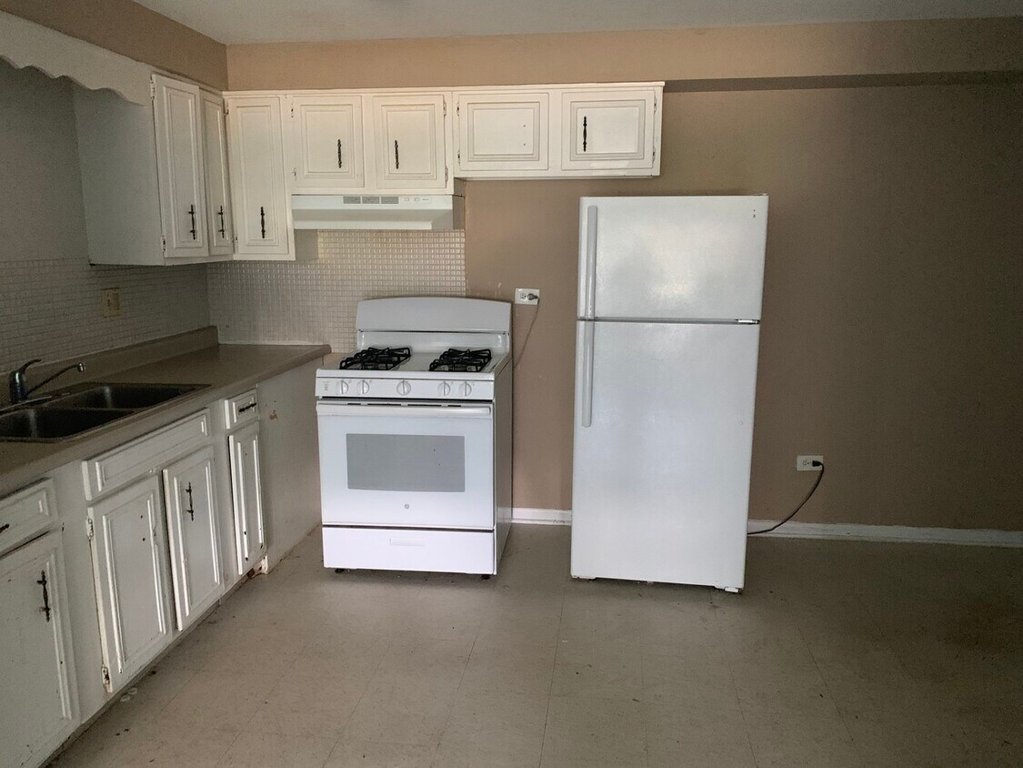 Building Photo - 2500 Mark Thomas Ln