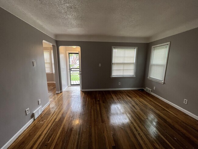Foto del edificio - 17527 Sunderland Rd