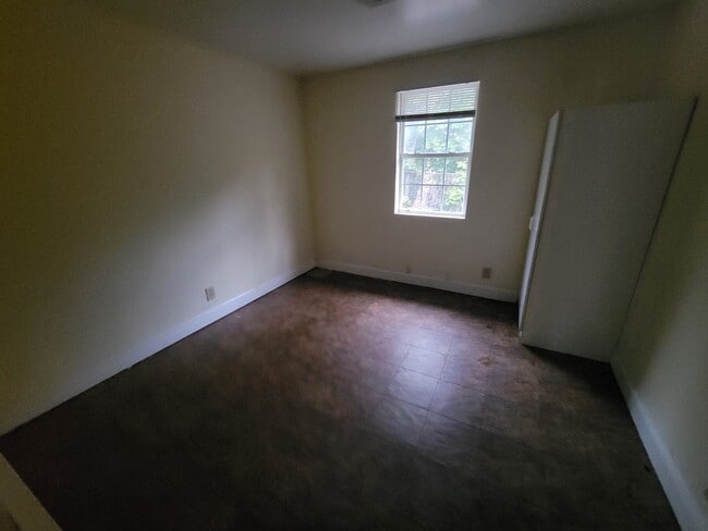 Building Photo - Pursley Court Apartments