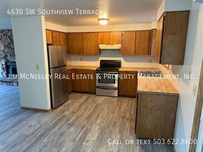 Building Photo - Aloha 2 bedroom Duplex in Cul-De-Sac with ...