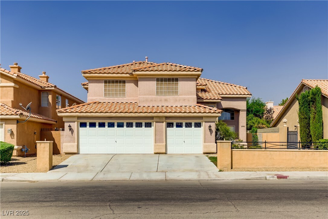 Primary Photo - 3981 Erva St