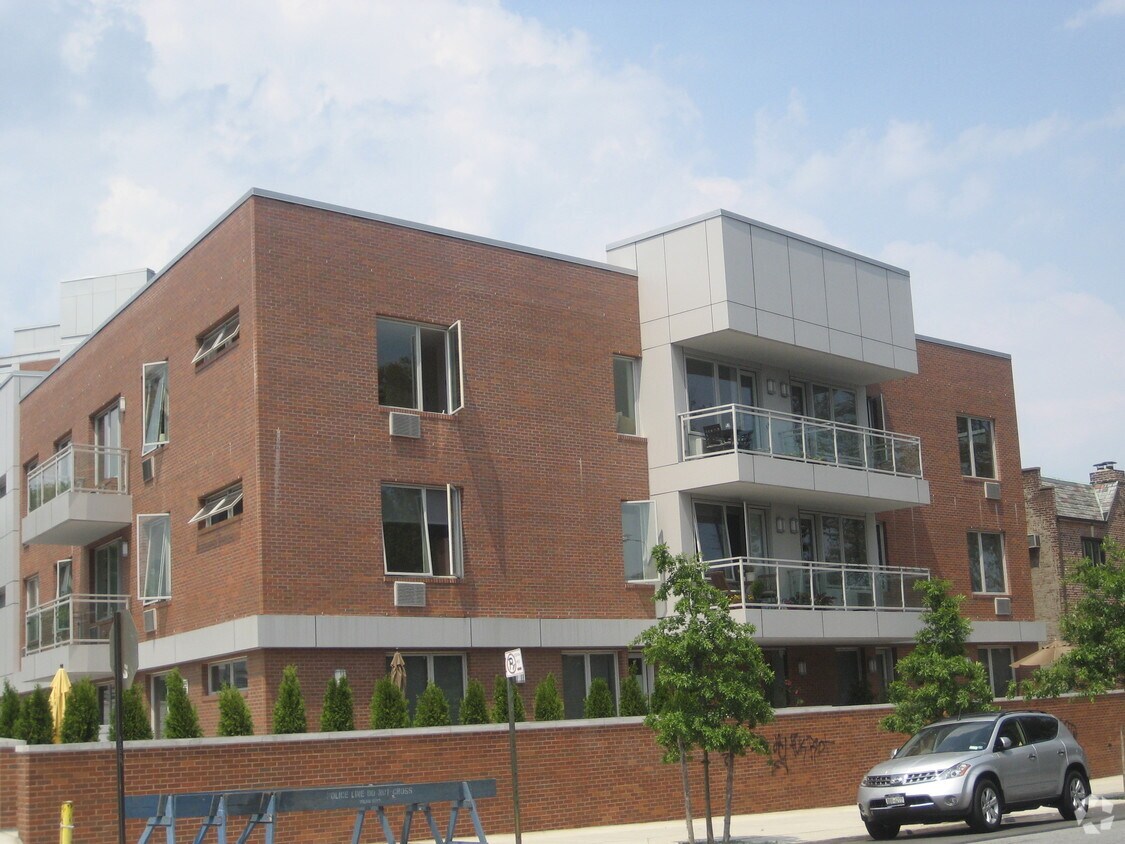 Building Photo - 1 Terrace Pl