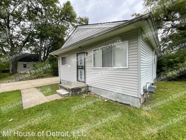 Building Photo - 3 br, 1 bath House - 18090 Biltmore