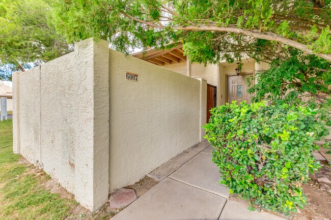 Foto del edificio - 6007 N 79th Street