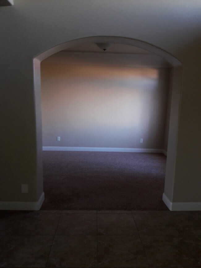 Building Photo - 673 Lava Pointe Dr