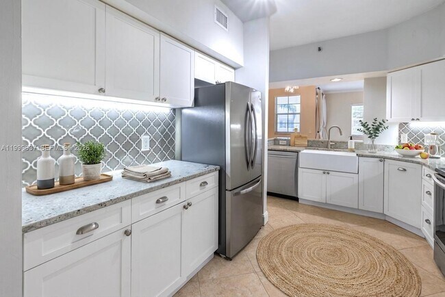 Foto del edificio - 3255 NE 184th St