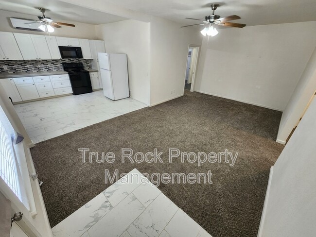 Building Photo - 1114 S Stockton Ave