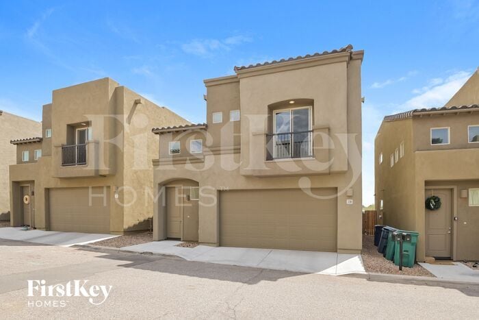 Primary Photo - 220 Imperial Ct