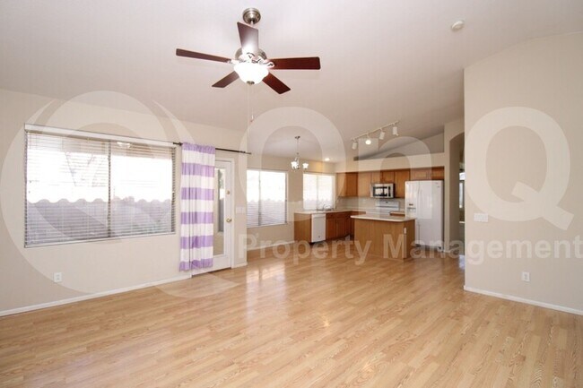 Foto del edificio - 2630 N 109th Ave