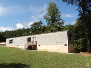 Building Photo - 318 Bridges St
