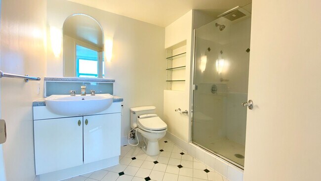 Foto del edificio - STUNNING CITY & OCEAN VIEWS - ONE ARCHER LANE 2 BED 2 BATH UNIT IN KAKAAKO