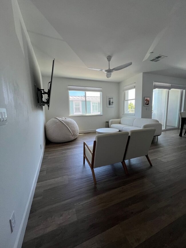 Building Photo - Coastal Living at Pleasure Point - Stunnin...