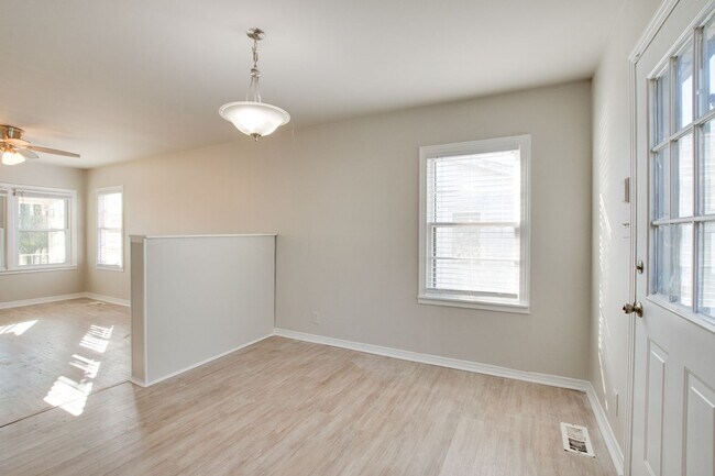 Building Photo - 1715 Chester St NW