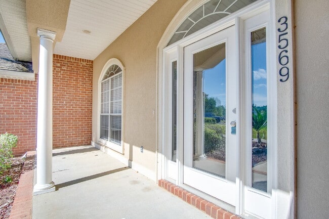 Building Photo - Spacious Pace Home with Office, Fireplace & Pergola