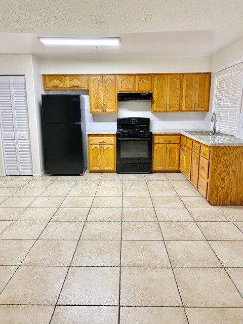 Foto principal - 5739 Benner St