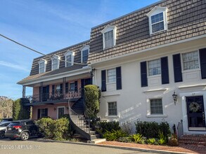 Building Photo - 2950 St Johns Ave