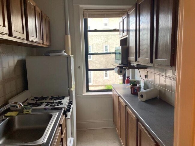 Foto del edificio - 43 Glenville Ave