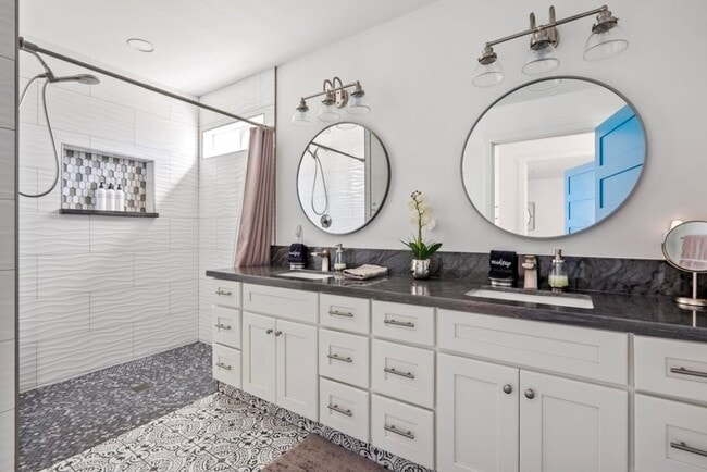 Building Photo - 2 bedroom 1 bath