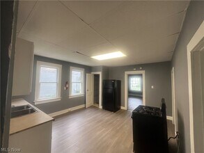 Building Photo - 10304 Shale Ave