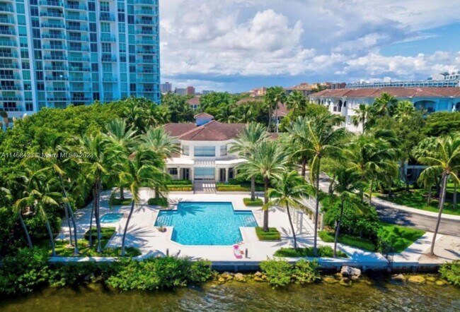 Foto del edificio - 3255 NE 184th St