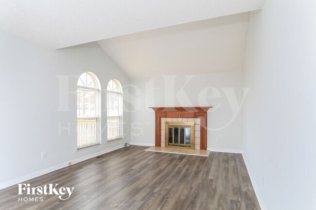 Foto del edificio - 3359 Woodside Dr