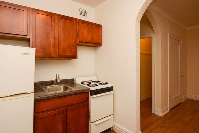 Building Photo - 4834 N Damen Ave