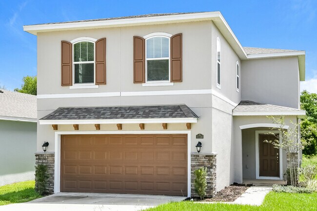 Foto del edificio - Spacious 4-Bedroom Home in Fruitland Park, FL