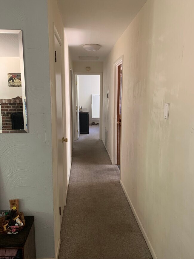 Foto del edificio - 931 Harold Dr