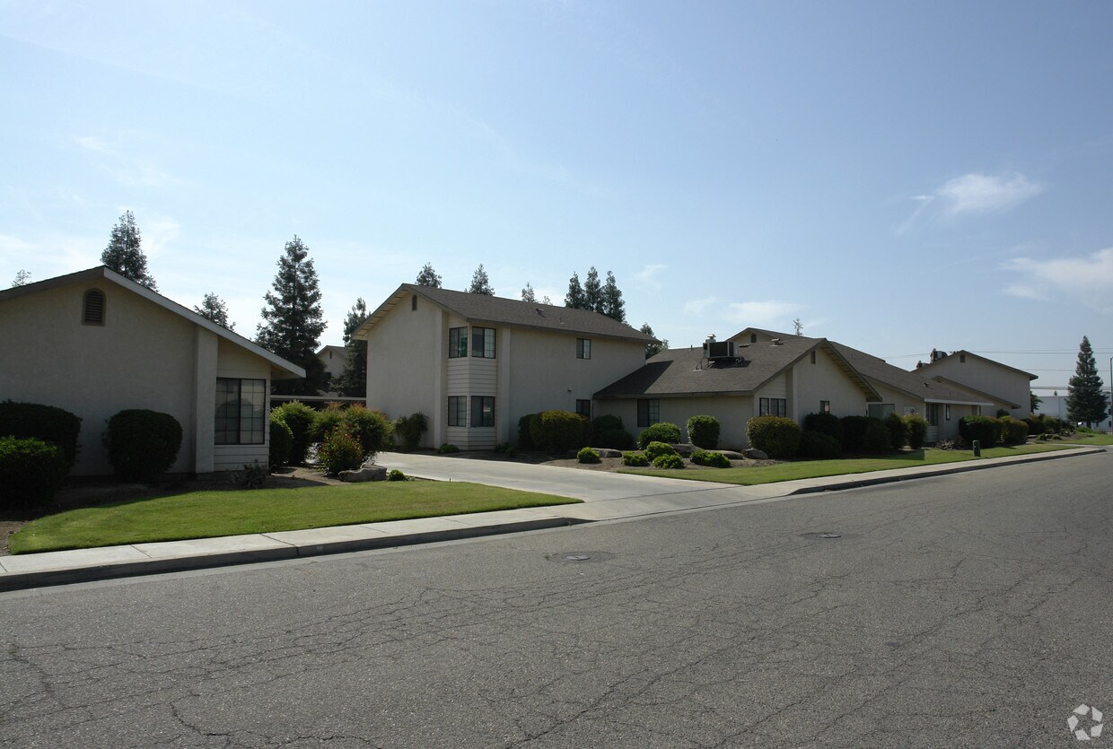 Hemlock Apartments Apartments in Reedley, CA