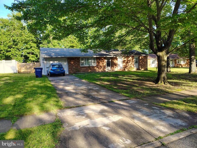 Foto del edificio - 936 Longfellow Ct