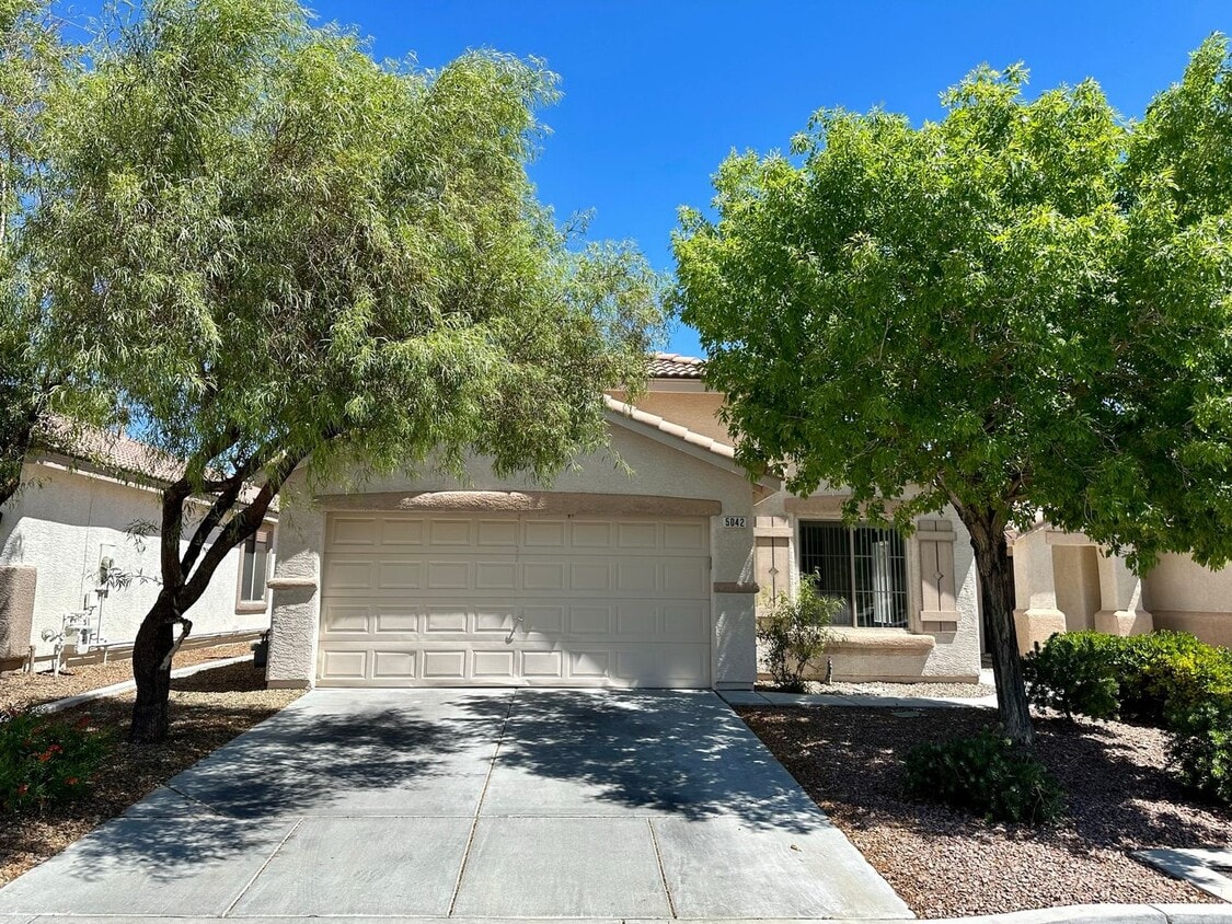 Primary Photo - 3 Bedroom + Den Single Story Home in the C...
