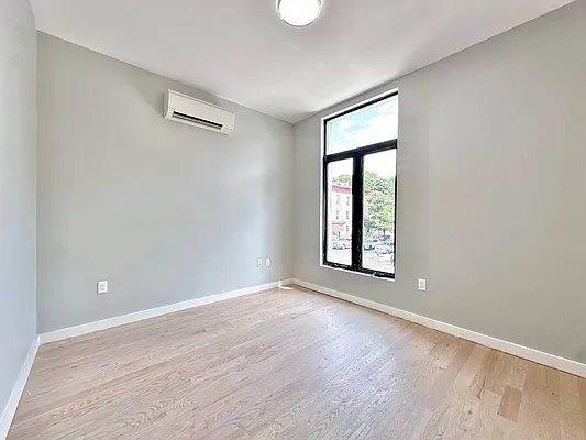 Foto del edificio - 2 bedroom in BROOKLYN NY 11226