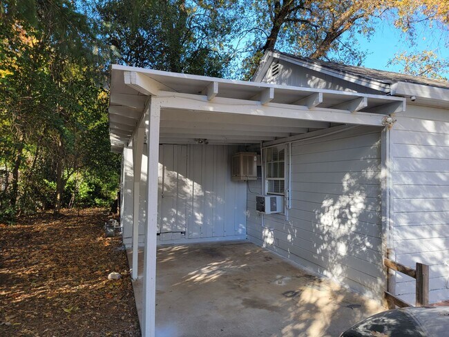 Foto del edificio - 2 Bedroom 1 Bathroom House Near Caldwell Park