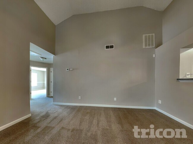 Building Photo - 240 Kings Cove