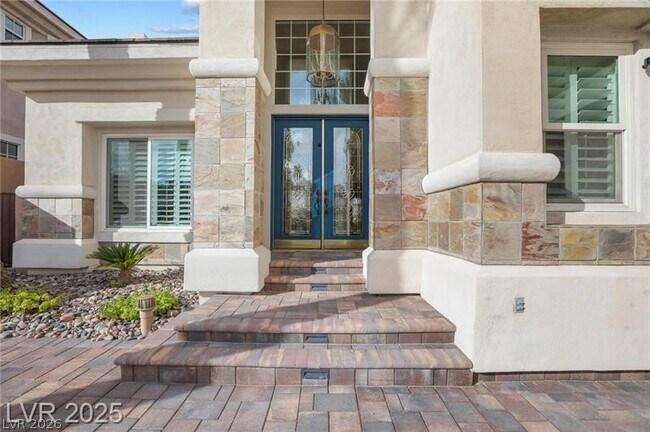 Building Photo - 425 Pinnacle Heights Ln