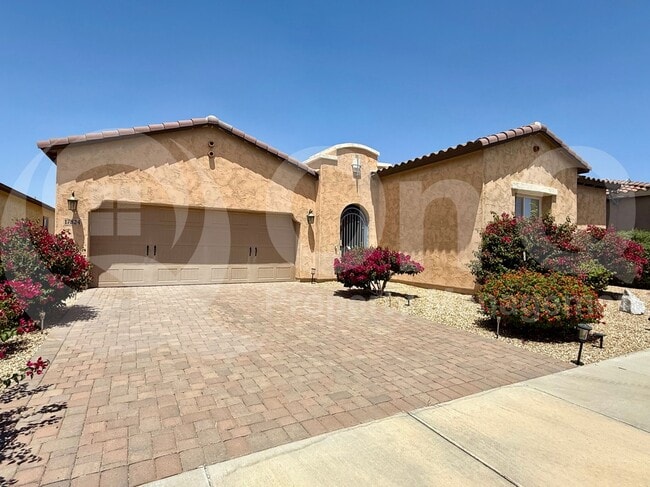 Building Photo - 17824 W Cedarwood Ln